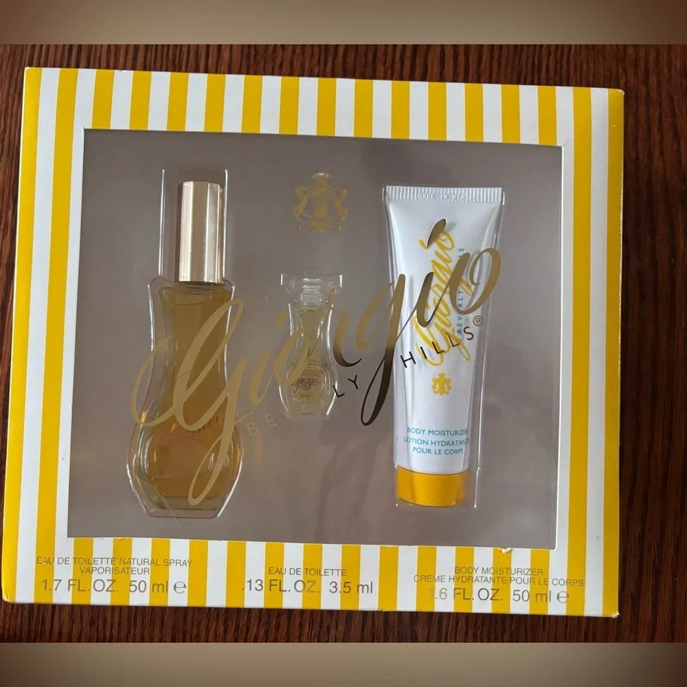 Giorgio Beverly Hills 3 Pc  Set 1.7 oz EDT Spray .13 oz Edt 1.6 oz Lotion Perfum